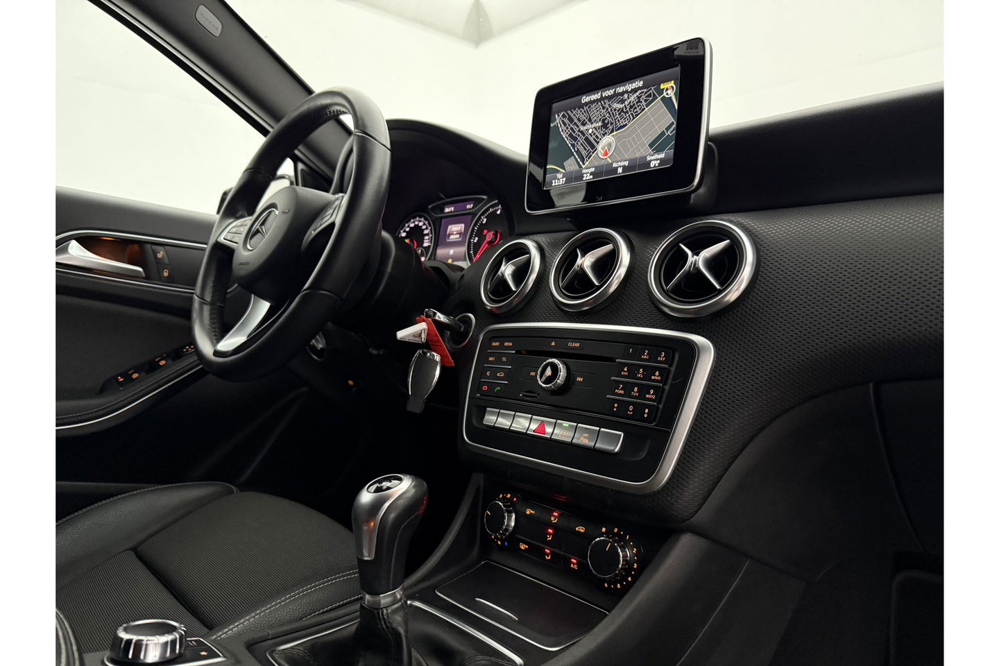 Mercedes-Benz A-Klasse 180 d Airco Cruise Navi LED Parkeersensoren 16"LMV