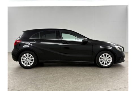 Mercedes-Benz A-Klasse 180 d Airco Cruise Navi LED Parkeersensoren 16"LMV
