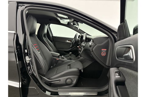 Mercedes-Benz A-Klasse 180 d Airco Cruise Navi LED Parkeersensoren 16"LMV