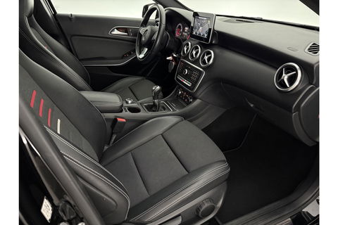 Mercedes-Benz A-Klasse 180 d Airco Cruise Navi LED Parkeersensoren 16"LMV