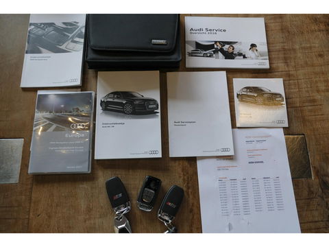 Audi S6 Avant 4.0 TFSI V8 450pk Panoramadak Supersportstoelen B&O 3d Luchtvering Matrix led Black pack