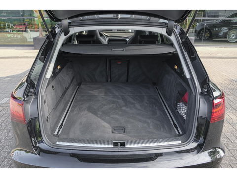 Audi S6 Avant 4.0 TFSI V8 450pk Panoramadak Supersportstoelen B&O 3d Luchtvering Matrix led Black pack