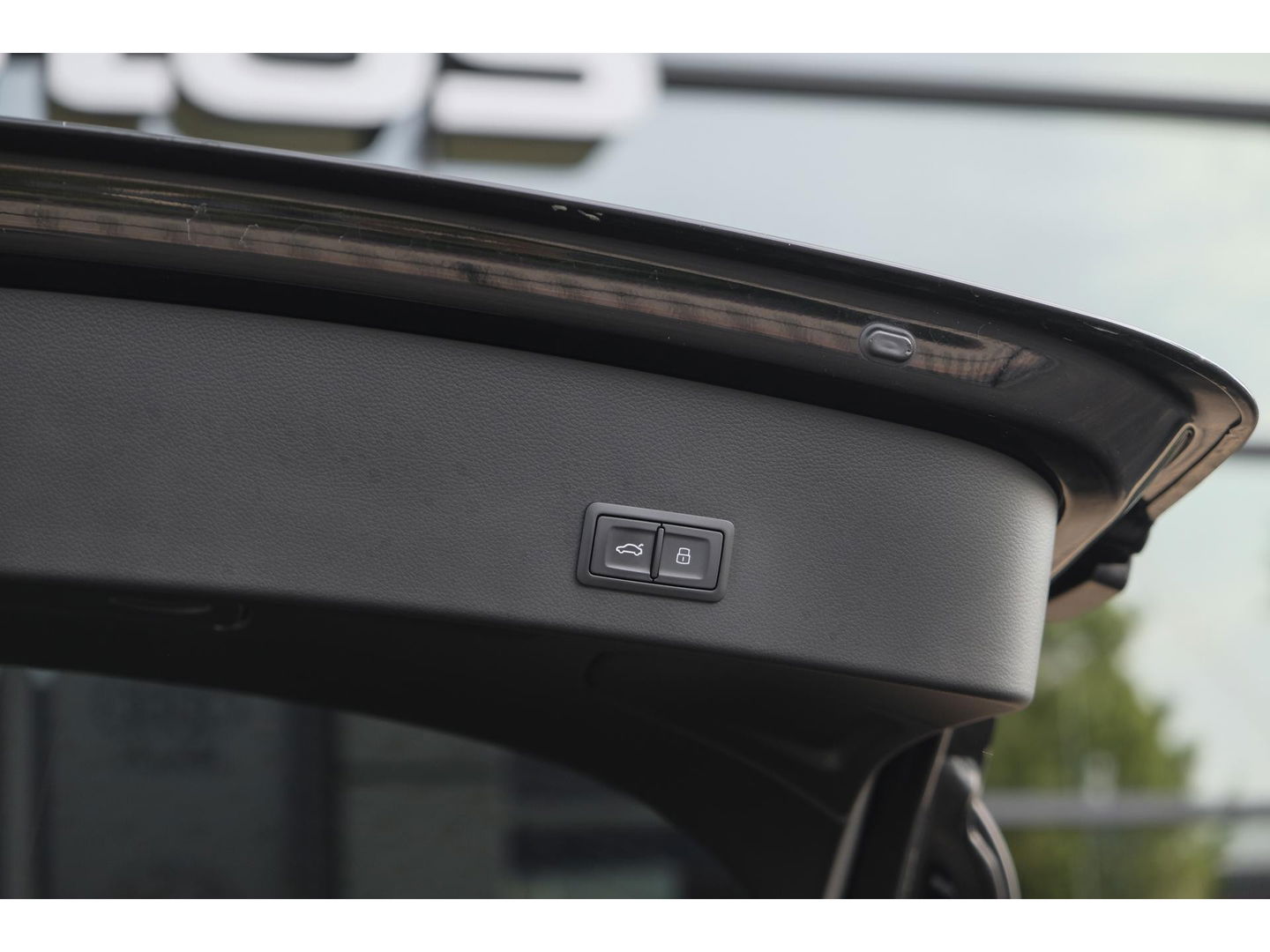 Audi S6 Avant 4.0 TFSI V8 450pk Panoramadak Supersportstoelen B&O 3d Luchtvering Matrix led Black pack
