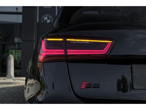 Audi S6 Avant 4.0 TFSI V8 450pk Panoramadak Supersportstoelen B&O 3d Luchtvering Matrix led Black pack