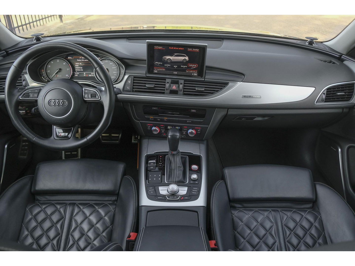 Audi S6 Avant 4.0 TFSI V8 450pk Panoramadak Supersportstoelen B&O 3d Luchtvering Matrix led Black pack