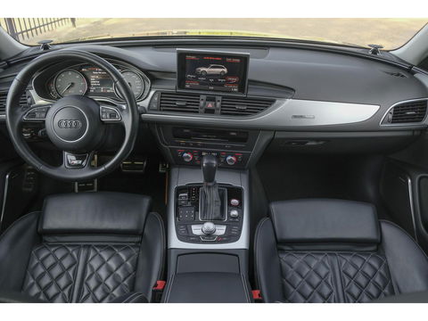 Audi S6 Avant 4.0 TFSI V8 450pk Panoramadak Supersportstoelen B&O 3d Luchtvering Matrix led Black pack