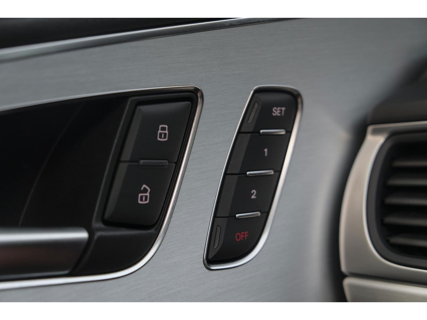 Audi S6 Avant 4.0 TFSI V8 450pk Panoramadak Supersportstoelen B&O 3d Luchtvering Matrix led Black pack
