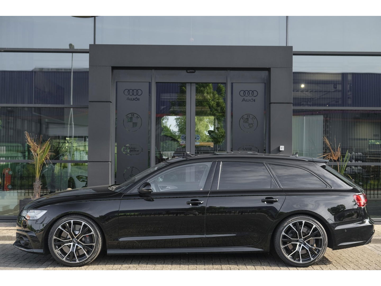 Audi S6 Avant 4.0 TFSI V8 450pk Panoramadak Supersportstoelen B&O 3d Luchtvering Matrix led Black pack