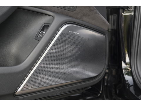 Audi S6 Avant 4.0 TFSI V8 450pk Panoramadak Supersportstoelen B&O 3d Luchtvering Matrix led Black pack
