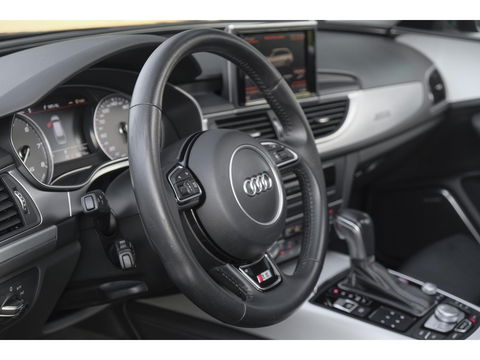 Audi S6 Avant 4.0 TFSI V8 450pk Panoramadak Supersportstoelen B&O 3d Luchtvering Matrix led Black pack