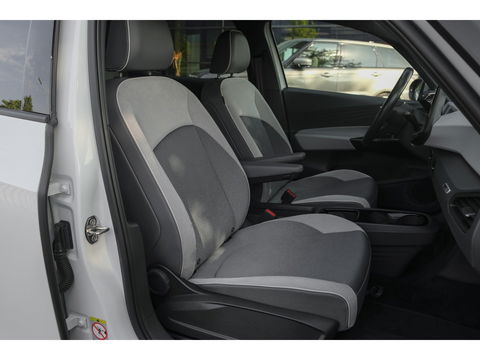 Volkswagen ID.3 204pk First Plus *BTW* Matrix led Navigatie Stoelverwarming Carplay NLauto Adaptive cruise