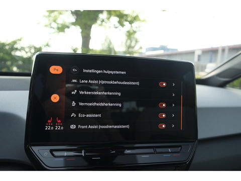 Volkswagen ID.3 204pk First Plus *BTW* Matrix led Navigatie Stoelverwarming Carplay NLauto Adaptive cruise