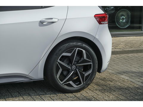 Volkswagen ID.3 204pk First Plus *BTW* Matrix led Navigatie Stoelverwarming Carplay NLauto Adaptive cruise