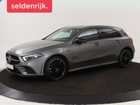 Mercedes-Benz A-Klasse 250 e AMG Line | Widescreen | Camera | Sfeerverlichting | Stoelverwarming | Full-LED | Navigatie | DAB+ | Cruise control