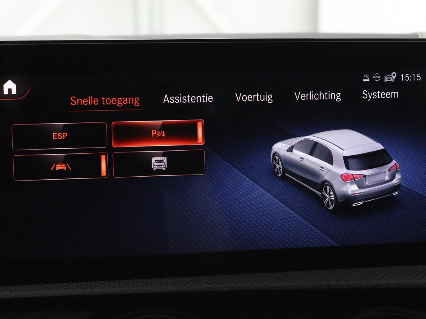 Mercedes-Benz A-Klasse 250 e AMG Line | Widescreen | Camera | Sfeerverlichting | Stoelverwarming | Full-LED | Navigatie | DAB+ | Cruise control