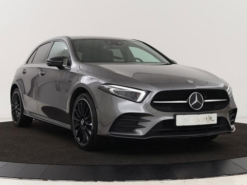 Mercedes-Benz A-Klasse 250 e AMG Line | Widescreen | Camera | Sfeerverlichting | Stoelverwarming | Full-LED | Navigatie | DAB+ | Cruise control
