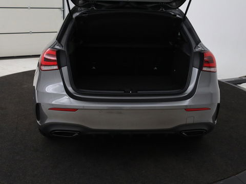 Mercedes-Benz A-Klasse 250 e AMG Line | Widescreen | Camera | Sfeerverlichting | Stoelverwarming | Full-LED | Navigatie | DAB+ | Cruise control