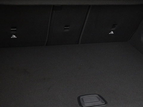 Mercedes-Benz A-Klasse 250 e AMG Line | Widescreen | Camera | Sfeerverlichting | Stoelverwarming | Full-LED | Navigatie | DAB+ | Cruise control