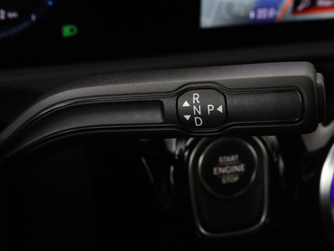 Mercedes-Benz A-Klasse 250 e AMG Line | Widescreen | Camera | Sfeerverlichting | Stoelverwarming | Full-LED | Navigatie | DAB+ | Cruise control