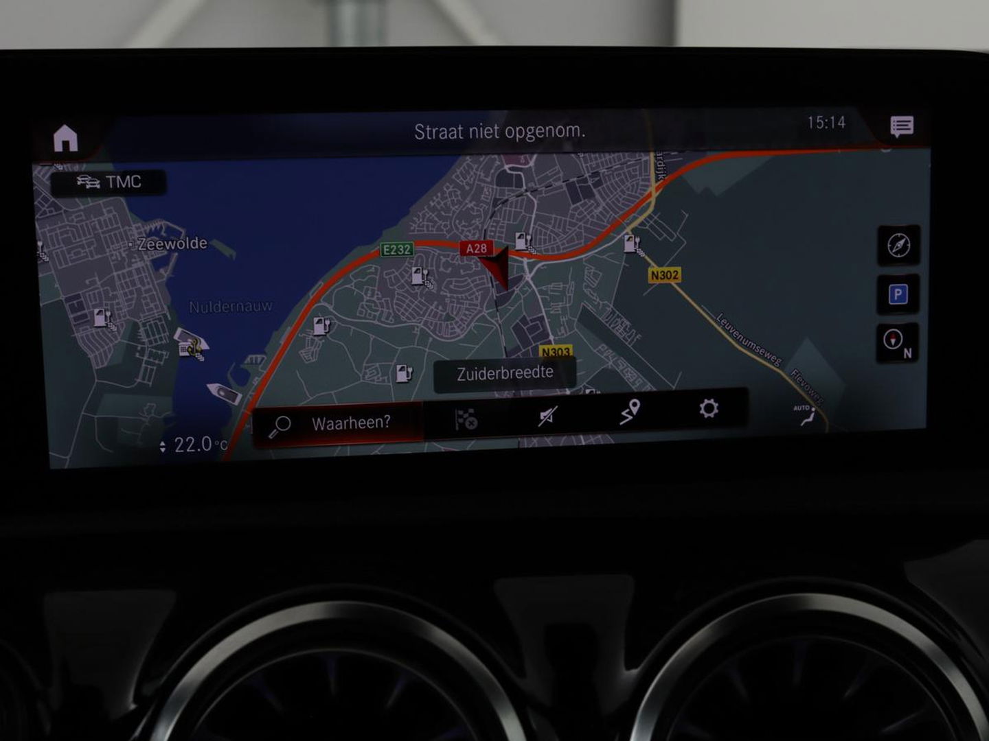 Mercedes-Benz A-Klasse 250 e AMG Line | Widescreen | Camera | Sfeerverlichting | Stoelverwarming | Full-LED | Navigatie | DAB+ | Cruise control