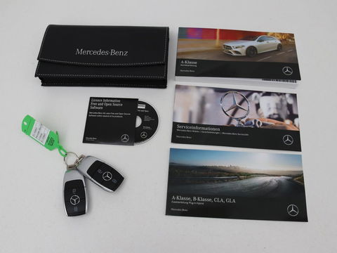 Mercedes-Benz A-Klasse 250 e AMG Line | Widescreen | Camera | Sfeerverlichting | Stoelverwarming | Full-LED | Navigatie | DAB+ | Cruise control