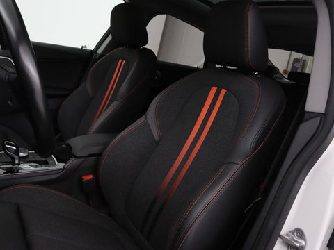 BMW 2 Serie Gran Coupé 218i Executive | Panoramadak | Carplay | Cruise control | Sportstoelen | Sfeerverlichting | LED | Navigatie