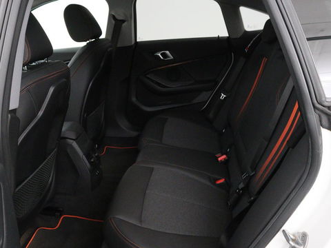 BMW 2 Serie Gran Coupé 218i Executive | Panoramadak | Carplay | Cruise control | Sportstoelen | Sfeerverlichting | LED | Navigatie
