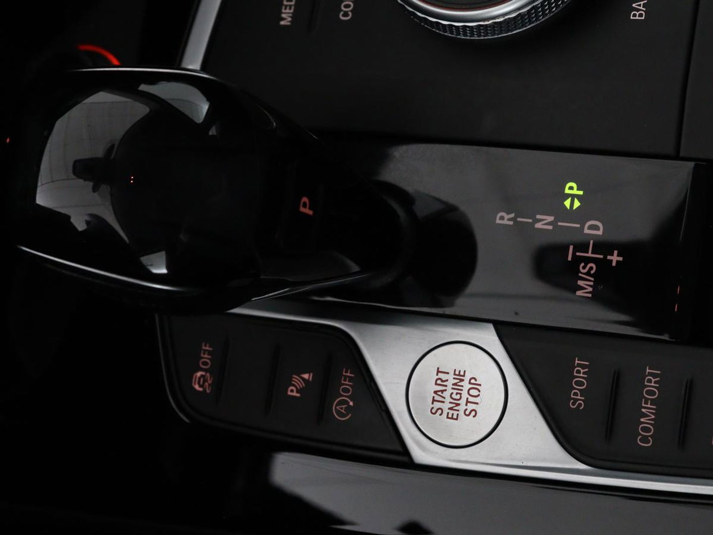 BMW 2 Serie Gran Coupé 218i Executive | Panoramadak | Carplay | Cruise control | Sportstoelen | Sfeerverlichting | LED | Navigatie