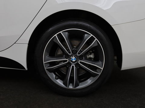 BMW 2 Serie Gran Coupé 218i Executive | Panoramadak | Carplay | Cruise control | Sportstoelen | Sfeerverlichting | LED | Navigatie