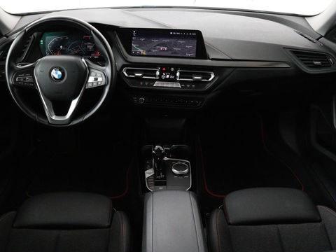 BMW 2 Serie Gran Coupé 218i Executive | Panoramadak | Carplay | Cruise control | Sportstoelen | Sfeerverlichting | LED | Navigatie