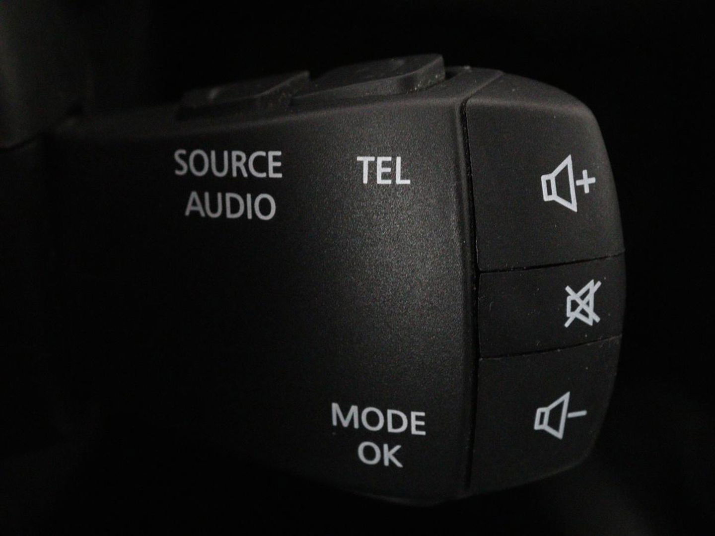 Renault Kadjar 1.2 TCe Bose | 1e eigenaar | Leder | Stoelverwarming | Camera | Cruise control | Trekhaak | Sfeerverlichting | Navigatie | LED