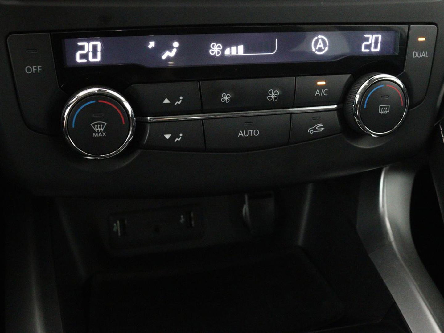 Renault Kadjar 1.2 TCe Bose | 1e eigenaar | Leder | Stoelverwarming | Camera | Cruise control | Trekhaak | Sfeerverlichting | Navigatie | LED