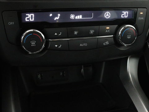 Renault Kadjar 1.2 TCe Bose | 1e eigenaar | Leder | Stoelverwarming | Camera | Cruise control | Trekhaak | Sfeerverlichting | Navigatie | LED