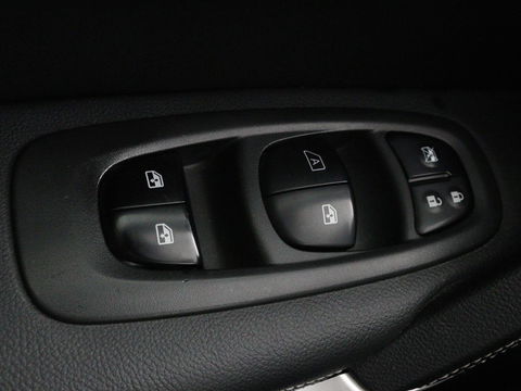 Renault Kadjar 1.2 TCe Bose | 1e eigenaar | Leder | Stoelverwarming | Camera | Cruise control | Trekhaak | Sfeerverlichting | Navigatie | LED