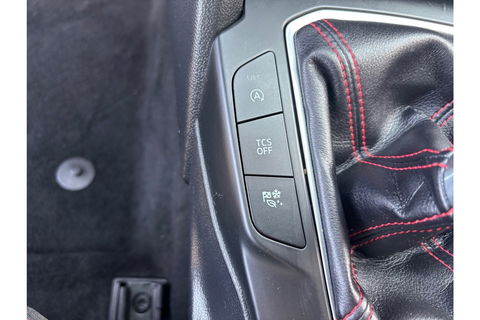 Ford Focus 1.0 ST-LINE 125 PK NAVI AIRCO/ECC PDC