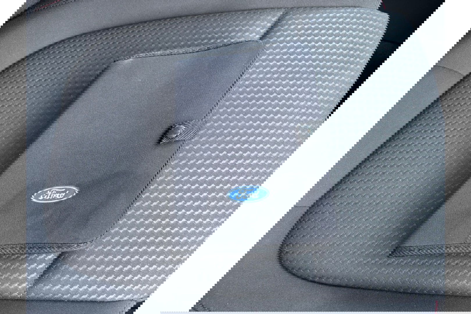 Ford Focus 1.0 ST-LINE 125 PK NAVI AIRCO/ECC BENZ/HYBRIDE
