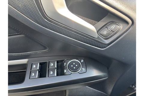Ford Focus 1.0 ST-LINE 125 PK NAVI AIRCO/ECC PDC