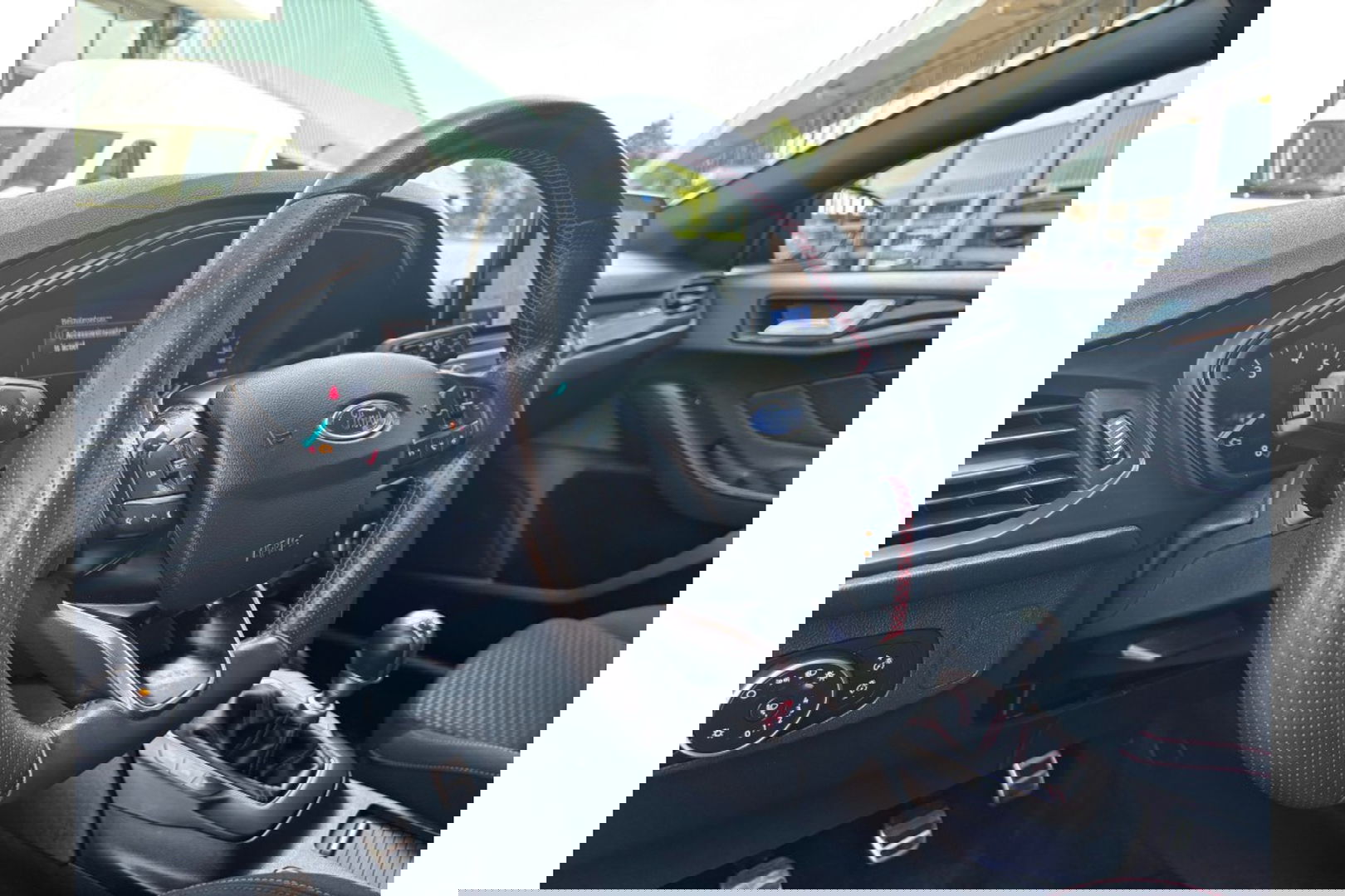 Ford Focus 1.0 ST-LINE 125 PK NAVI AIRCO/ECC BENZ/HYBRIDE