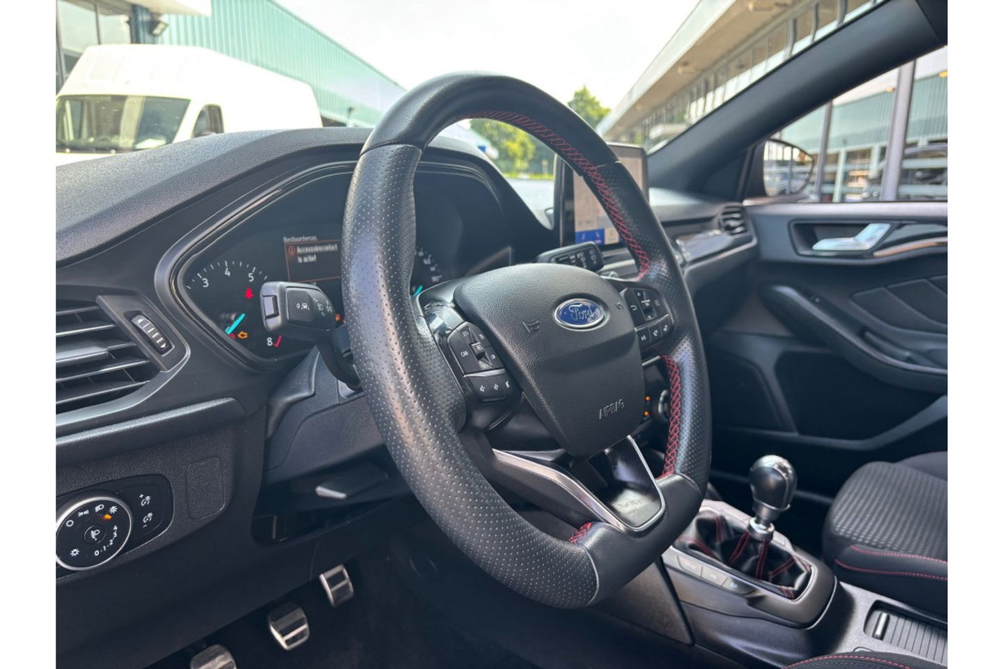 Ford Focus 1.0 ST-LINE 125 PK NAVI AIRCO/ECC PDC