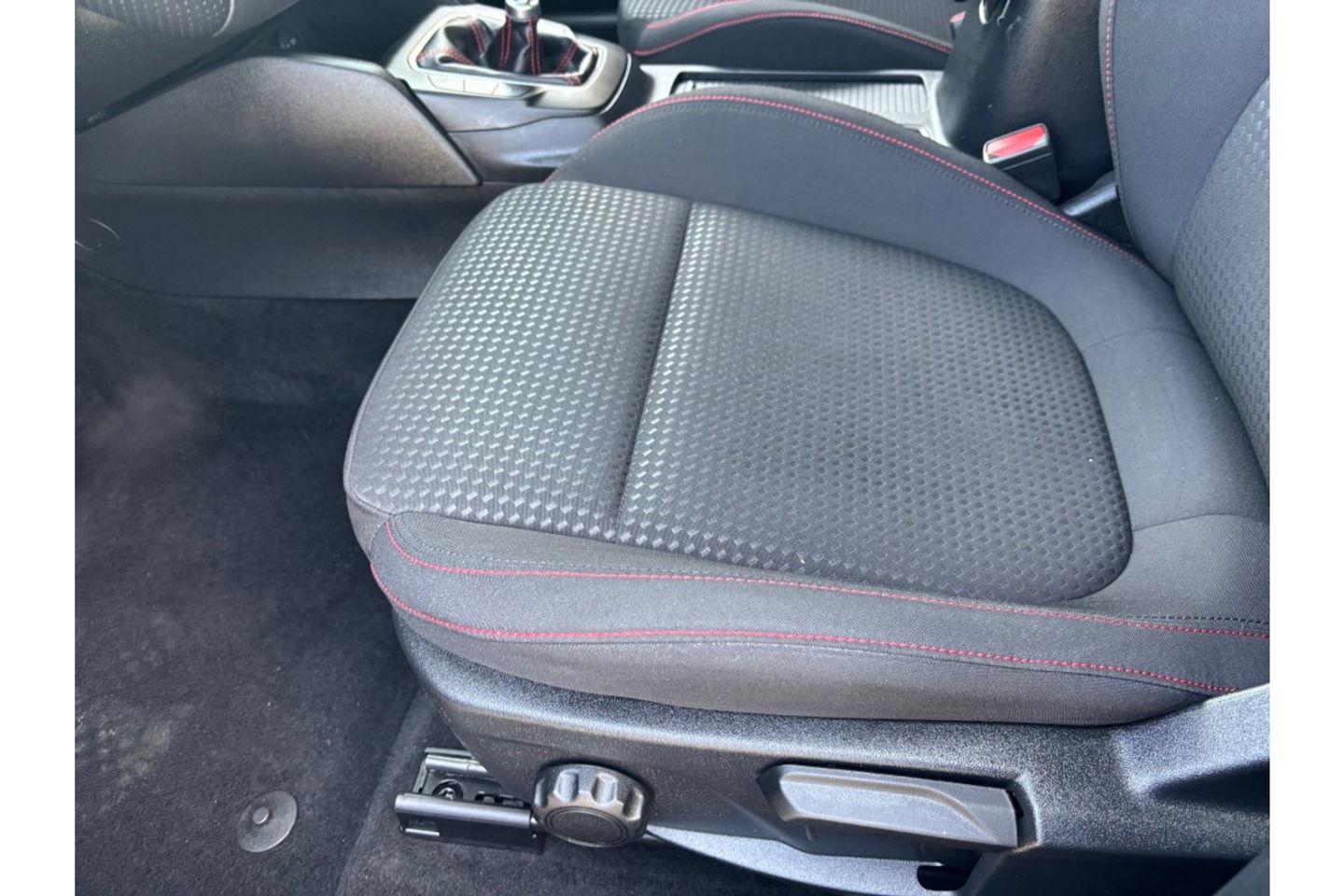Ford Focus 1.0 ST-LINE 125 PK NAVI AIRCO/ECC PDC