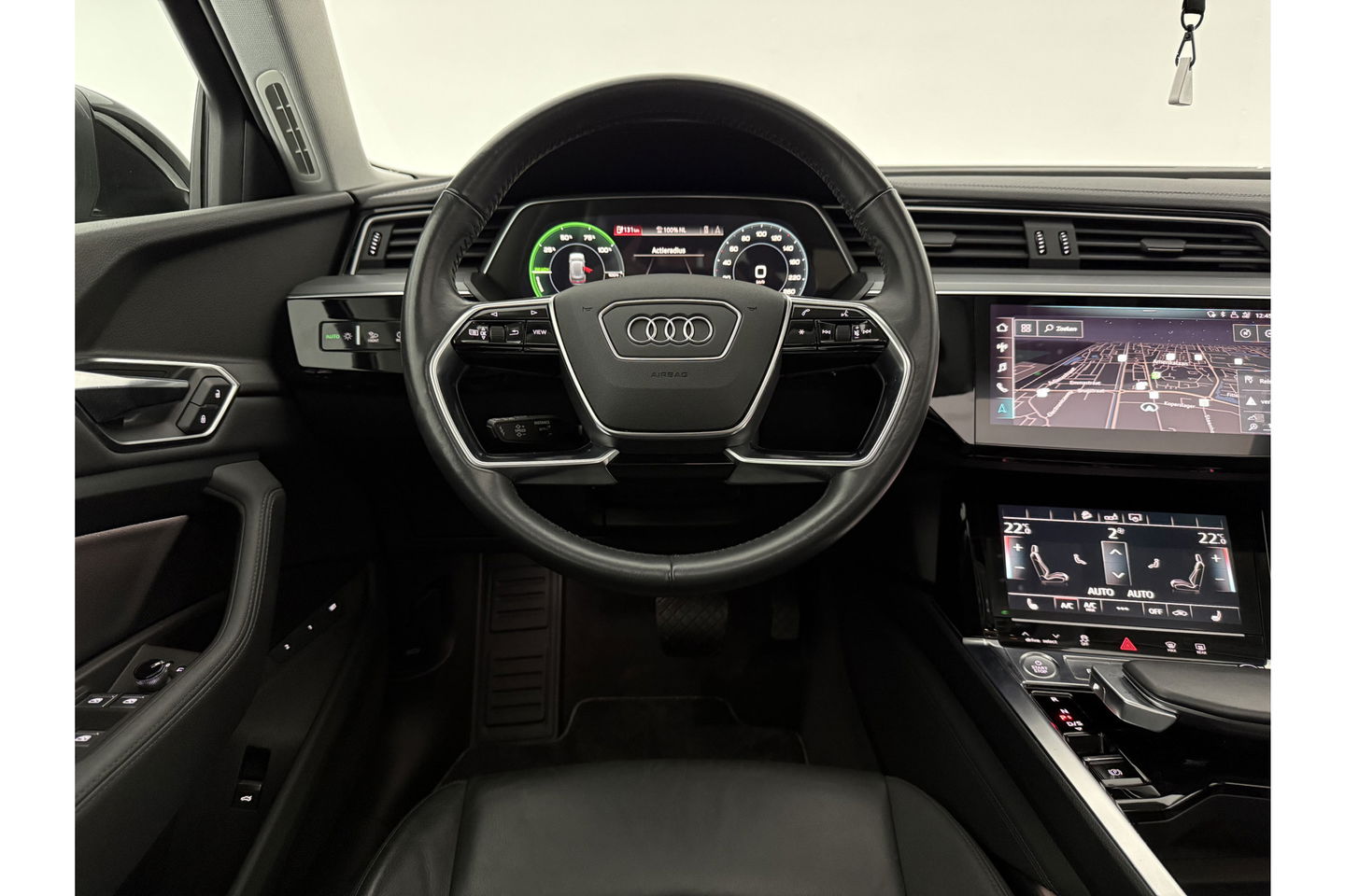 Audi e-tron 50 Quattro Launch edition plus 71 kWh 313PK Pano LED Virtual Memory Carplay Clima Cruise Navi PDC 20''LMV