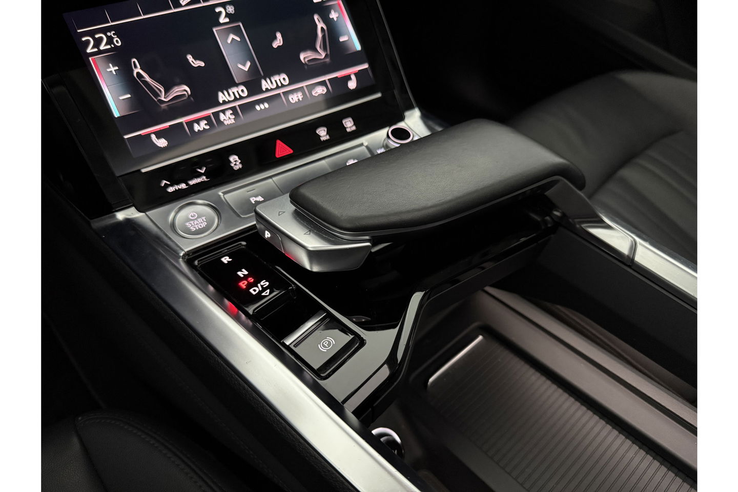 Audi e-tron 50 Quattro Launch edition plus 71 kWh 313PK Pano LED Virtual Memory Carplay Clima Cruise Navi PDC 20''LMV