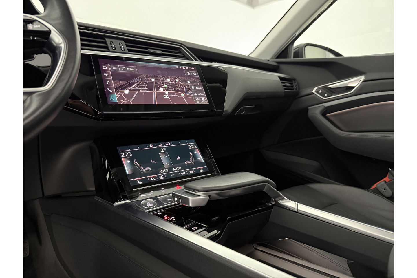 Audi e-tron 50 Quattro Launch edition plus 71 kWh 313PK Pano LED Virtual Memory Carplay Clima Cruise Navi PDC 20''LMV