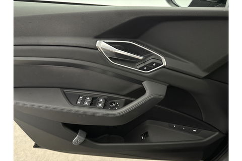 Audi e-tron 50 Quattro Launch edition plus 71 kWh 313PK Pano LED Virtual Memory Carplay Clima Cruise Navi PDC 20''LMV