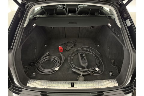 Audi e-tron 50 Quattro Launch edition plus 71 kWh 313PK Pano LED Virtual Memory Carplay Clima Cruise Navi PDC 20''LMV