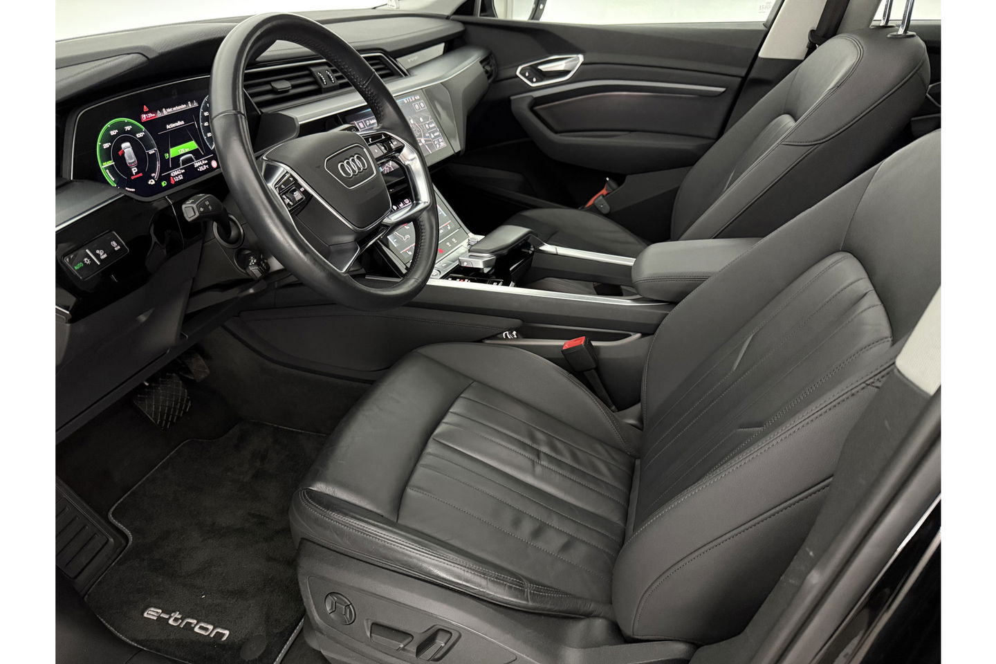 Audi e-tron 50 Quattro Launch edition plus 71 kWh 313PK Pano LED Virtual Memory Carplay Clima Cruise Navi PDC 20''LMV