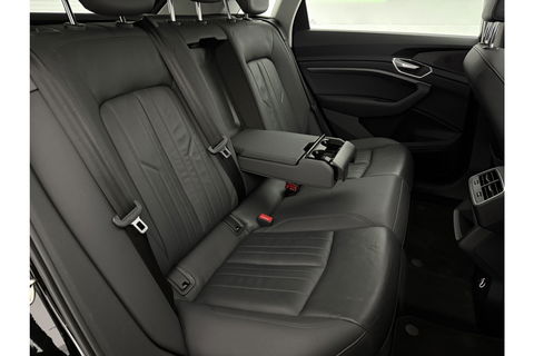 Audi e-tron 50 Quattro Launch edition plus 71 kWh 313PK Pano LED Virtual Memory Carplay Clima Cruise Navi PDC 20''LMV