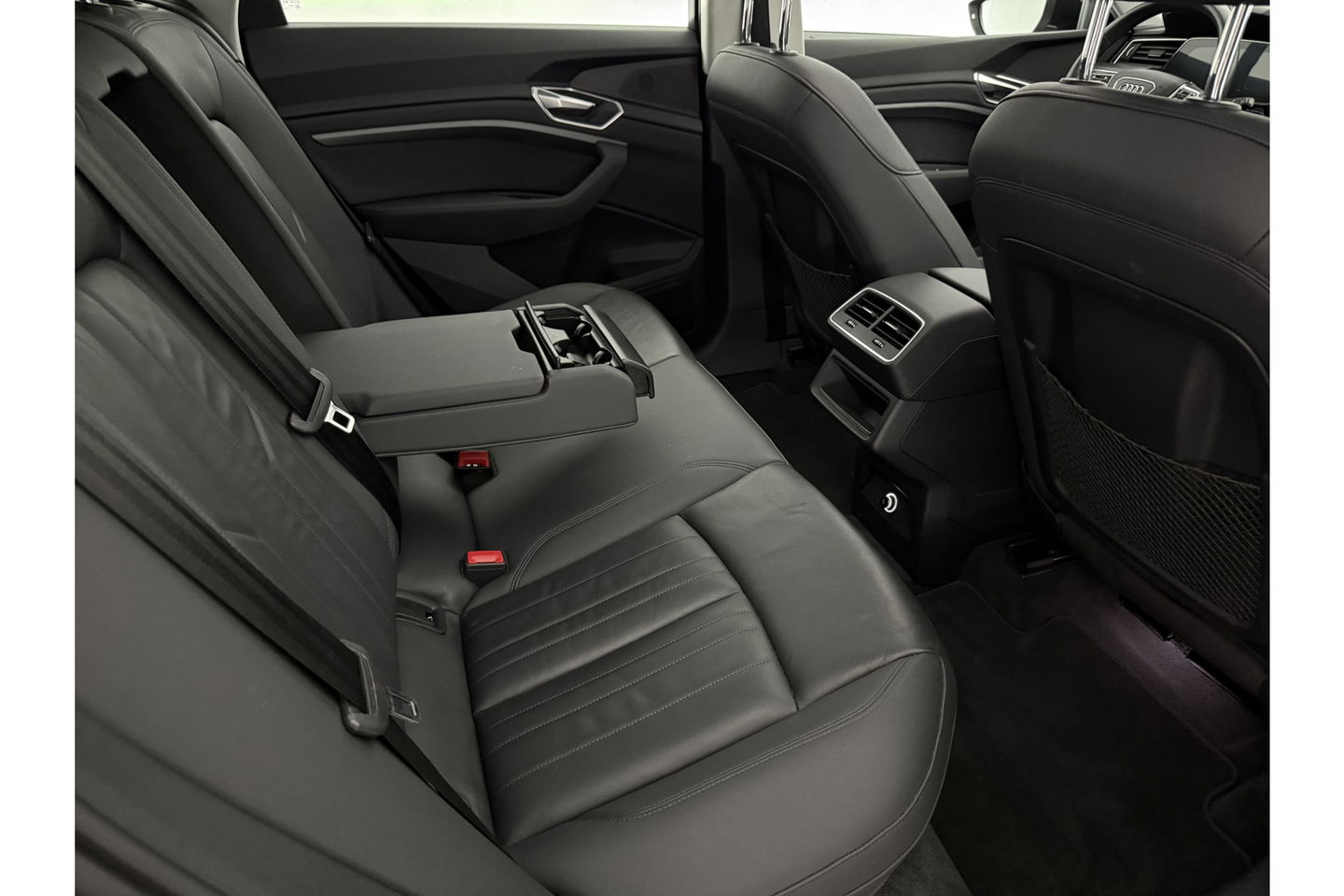 Audi e-tron 50 Quattro Launch edition plus 71 kWh 313PK Pano LED Virtual Memory Carplay Clima Cruise Navi PDC 20''LMV