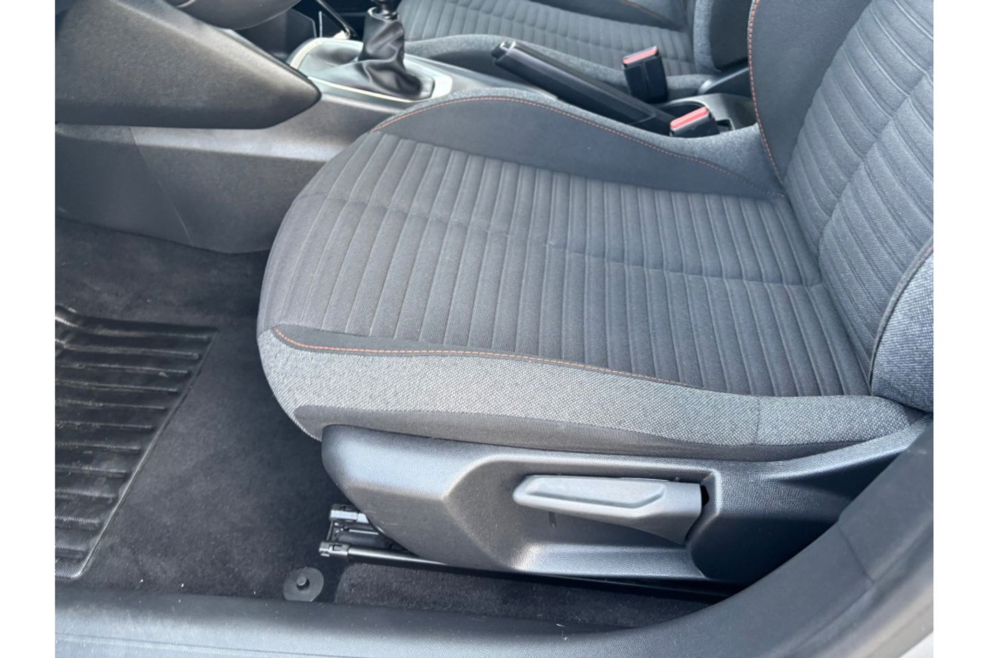 Peugeot 208 1.2 PT ACTIVE PACK NAVI AIRCO/ECC PDC