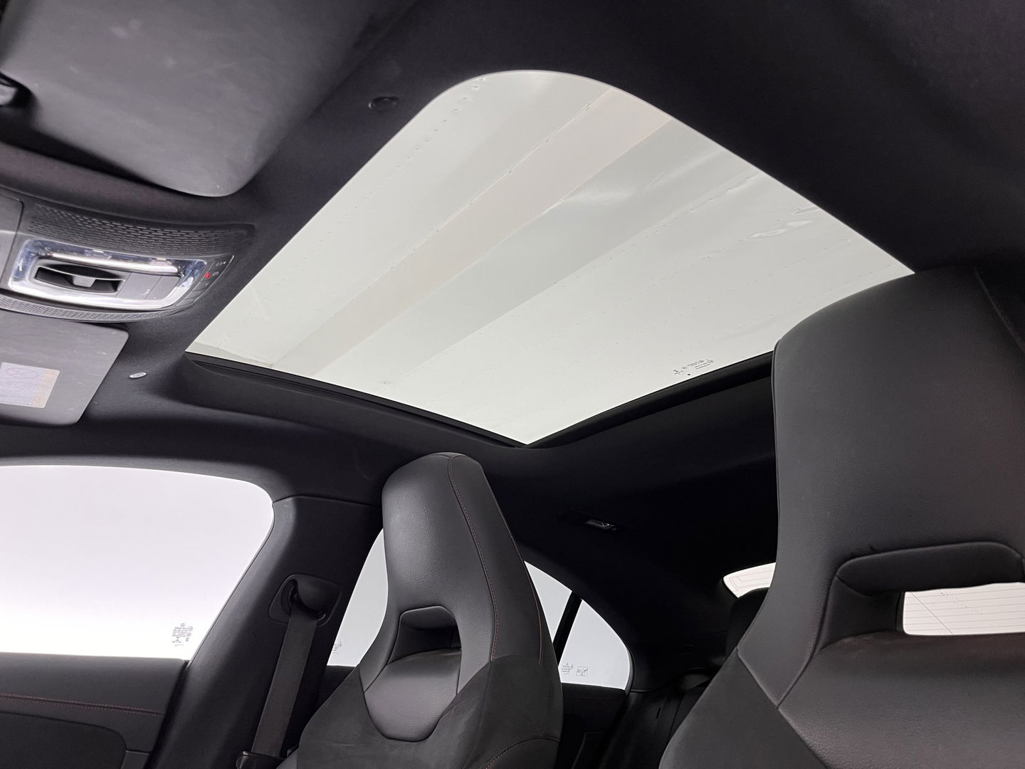 Mercedes-Benz CLA-Klasse 180 d Business Solution AMG Aut. *PANO | WIDE-SCREEN-COCKPIT | FULL-LED | AMBIENT-LIGHT | LEATHER-MICROFIBRE | CAMERA | NAVI-FULLMAP | ECC | PDC | CRUISE | SPORT-SEATS | 18"ALU*